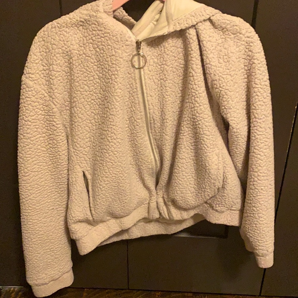 Cropped zip up fluffy sweater